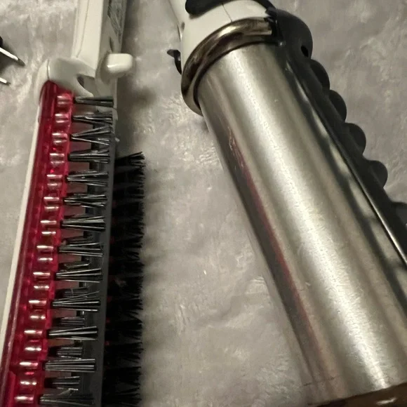 White and Pink Hair Styling Tool - Picture 6 of 15